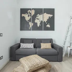 Erik Langer House 3*, Padova Italy